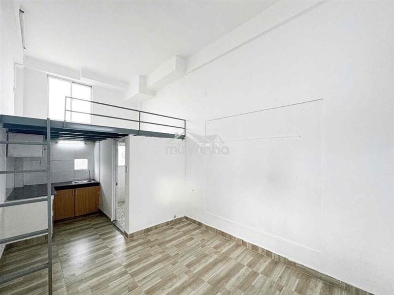 Thuê Phòng Trống Hay Full Nội Thất? So Sánh Để Tiết Kiệm Chi Phí